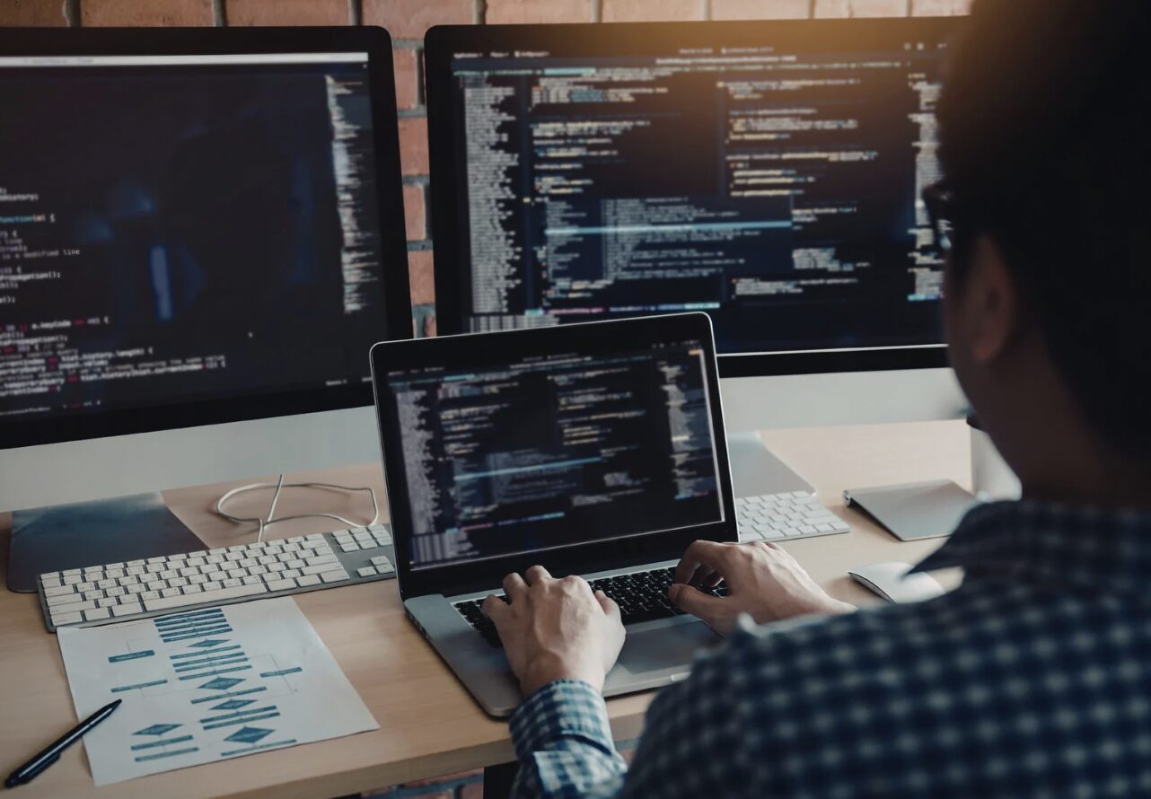 Monitor ultrawide vs uso de dois monitores